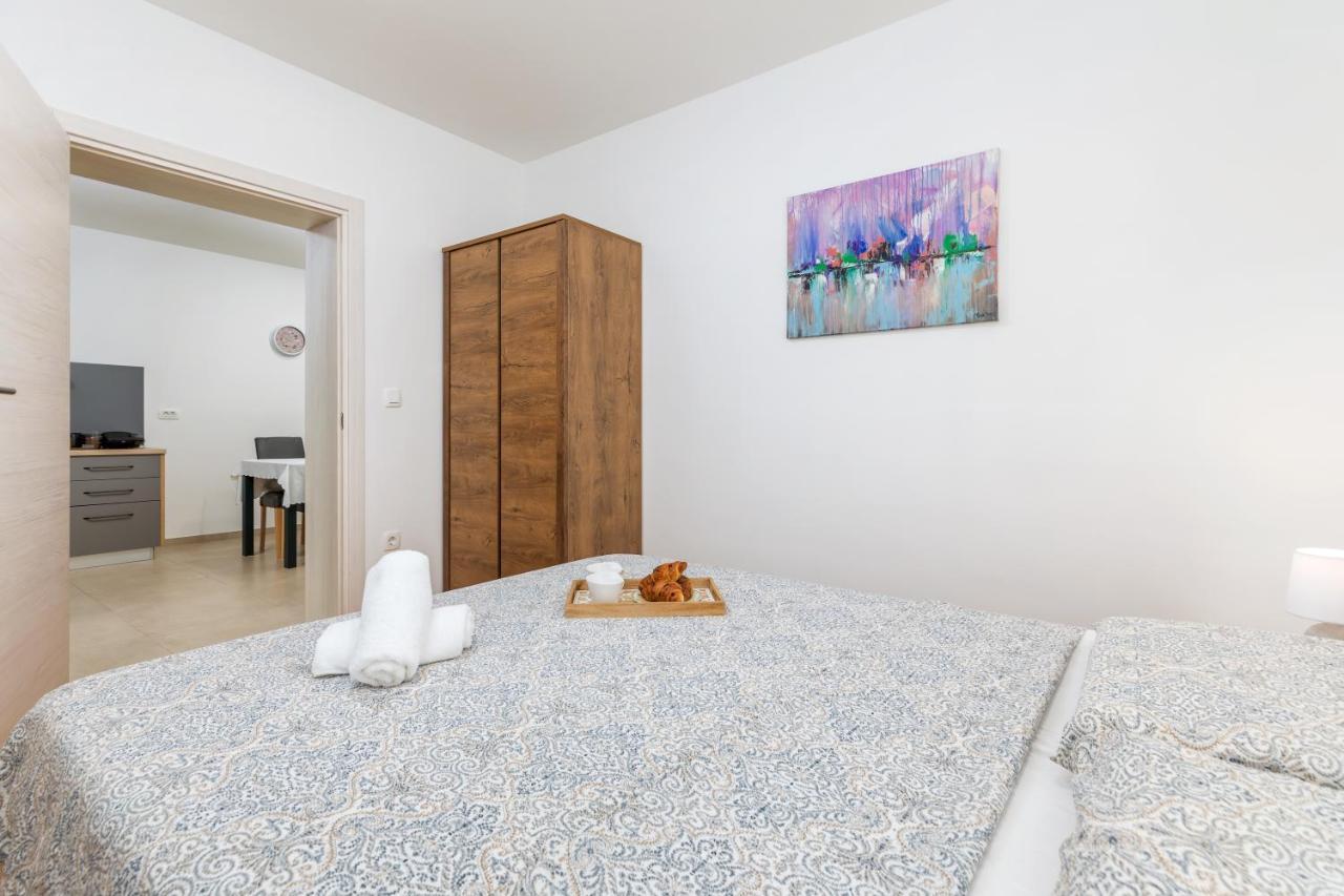 Apartment Lorilu Pula Buitenkant foto